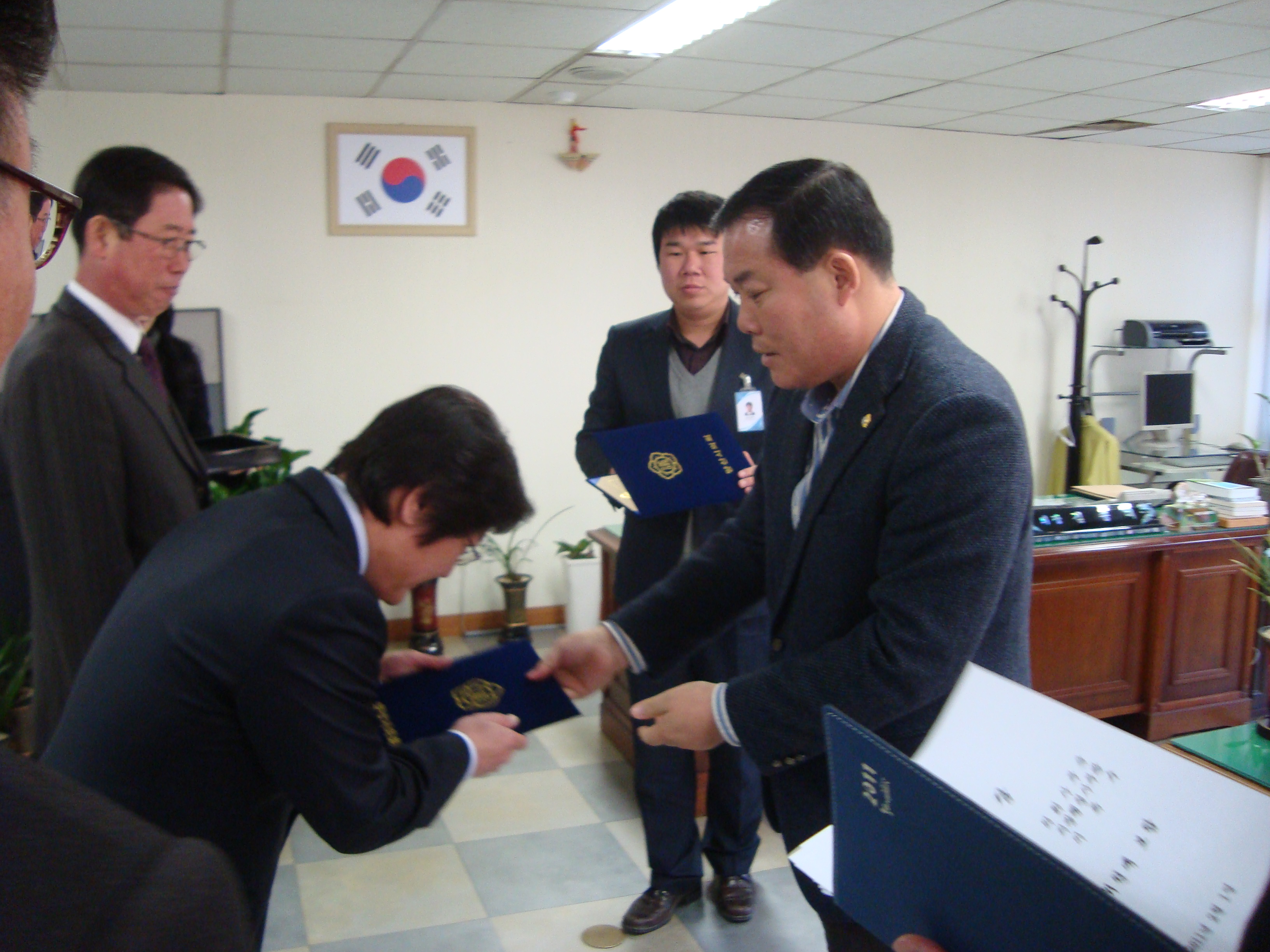 2011.2.1일자 인사발령자 임명장 수여식 대표이미지