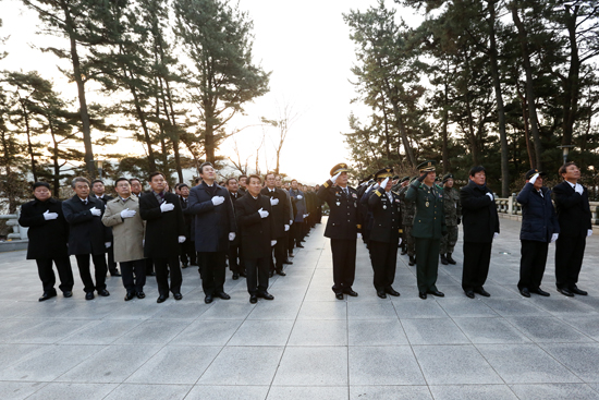 2015 현충탑참배 내용보기 2015 현충탑참배 대표이미지