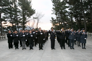 현충탑 참배 내용보기 현충탑 참배 대표이미지