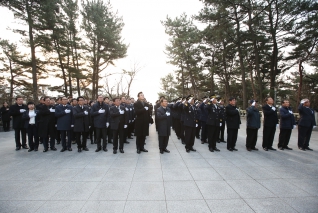 2017 현충탑 참배 내용보기 2017 현충탑 참배 대표이미지